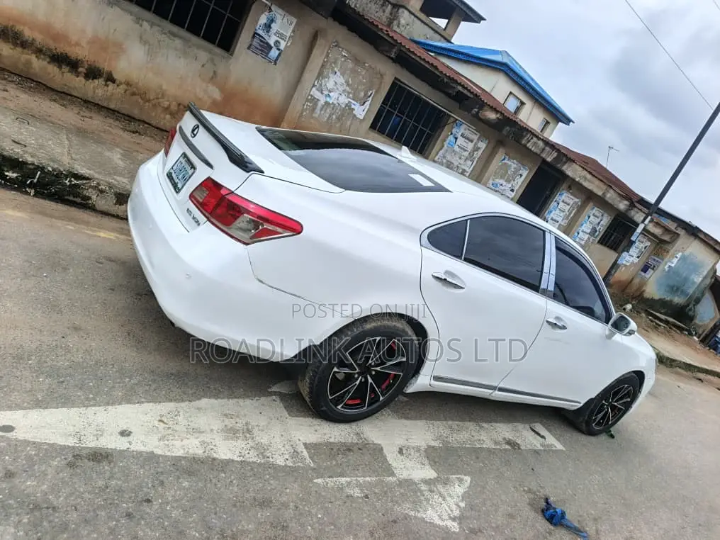 Lexus ES 350 2011 White