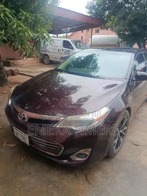 Toyota Avalon XLE 4dr Sedan (3.5L 6cyl 6A) 2015 Purple