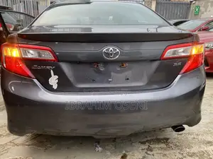 Toyota Camry SE Sport 4dr Sedan w/Prod. End 11/13 (2.5L 4cyl 6A) 2014