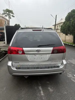 Toyota Sienna LE 2008 Silver