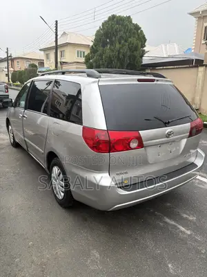 Toyota Sienna LE 2008 Silver