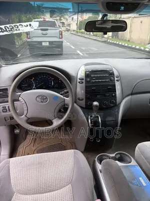 Toyota Sienna LE 2008 Silver