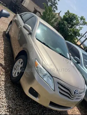 Toyota Camry 2010 Gold