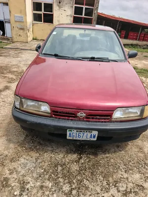 Nissan Primera 1999 Red
