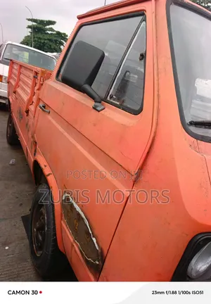 Volkswagen Transporter 2000 Orange
