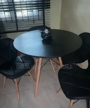 Modern 4-seater Round Dining Table Set