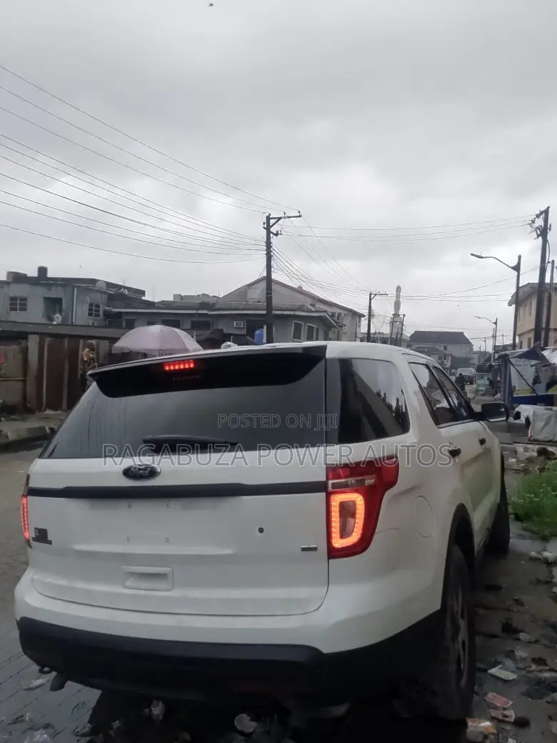 Ford Explorer 2011 White