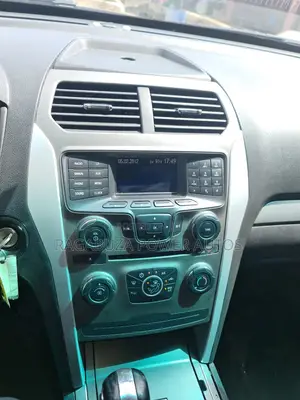 Ford Explorer 2011 White