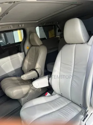 Toyota Sienna 2012 Blue