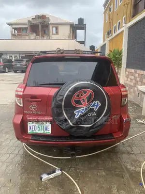 Toyota RAV4 2011 Red