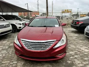 Hyundai Sonata Limited 2.0T Sedan (2.0L 4cyl 6A) 2011 Red
