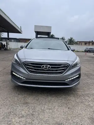 Hyundai Sonata Sport 4dr Sedan (2.4L 4cyl 6A) 2015 Gray