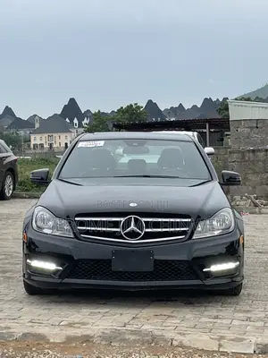 Mercedes-Benz C300 2014 Black