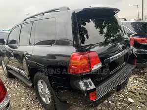 Toyota Land Cruiser 2016 Black