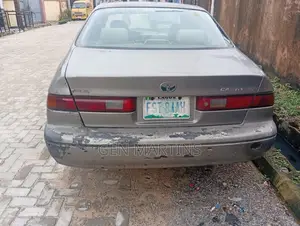 Toyota Camry 2000 Gray