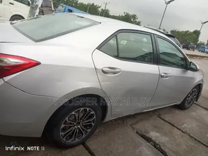 Toyota Corolla 2015 Silver