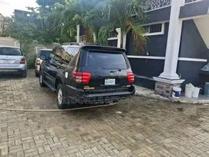 Toyota Sequoia 2004 Black