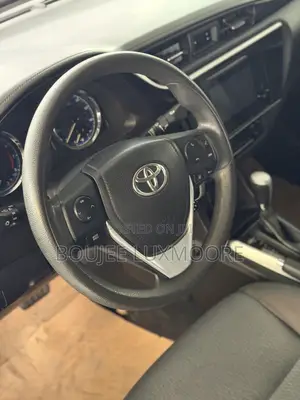Toyota Corolla LE (1.8L 4cyl 2A) 2018 Gray