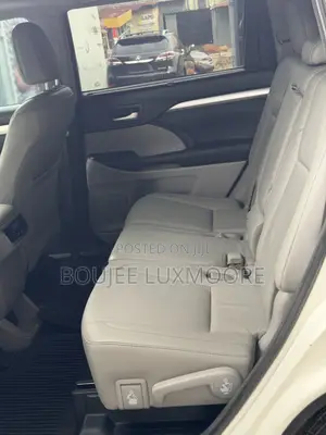 Toyota Highlander XLE V6 4x4 (3.5L 6cyl 6A) 2016 White