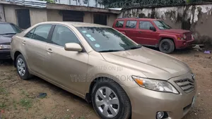 Toyota Camry 2011 Gold