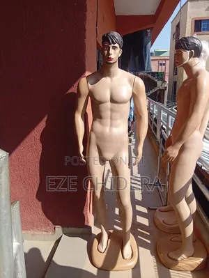 Men Mannequin With Full Hair