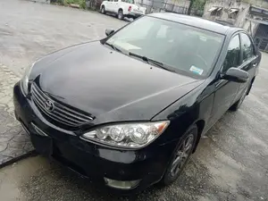 Toyota Camry LE V6 4dr Sedan (3.0L 6cyl 5A) 2005 Black