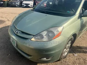 Toyota Sienna 2008 Green