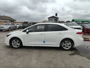 Toyota Corolla 2022 White