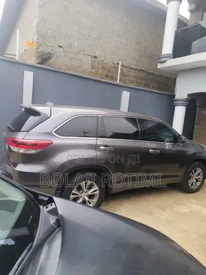 Toyota Highlander LE 2019 Gray