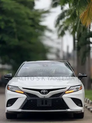 Toyota Camry XSE FWD (2.5L 4cyl 8AM) 2018 White