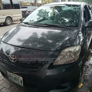 Toyota Yaris 1.5 2008 Gray
