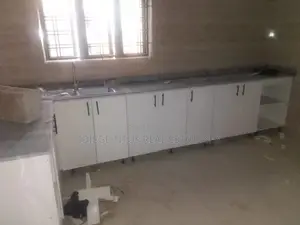 3bdrm Block of Flats in Paradise 2, Life Camp for rent