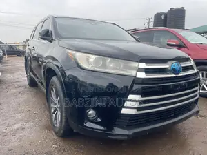 Toyota Highlander XLE 4x4 V6 (3.5L 6cyl 8A) 2017 Black