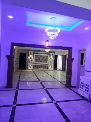 2bdrm Block of Flats in Alakia for rent