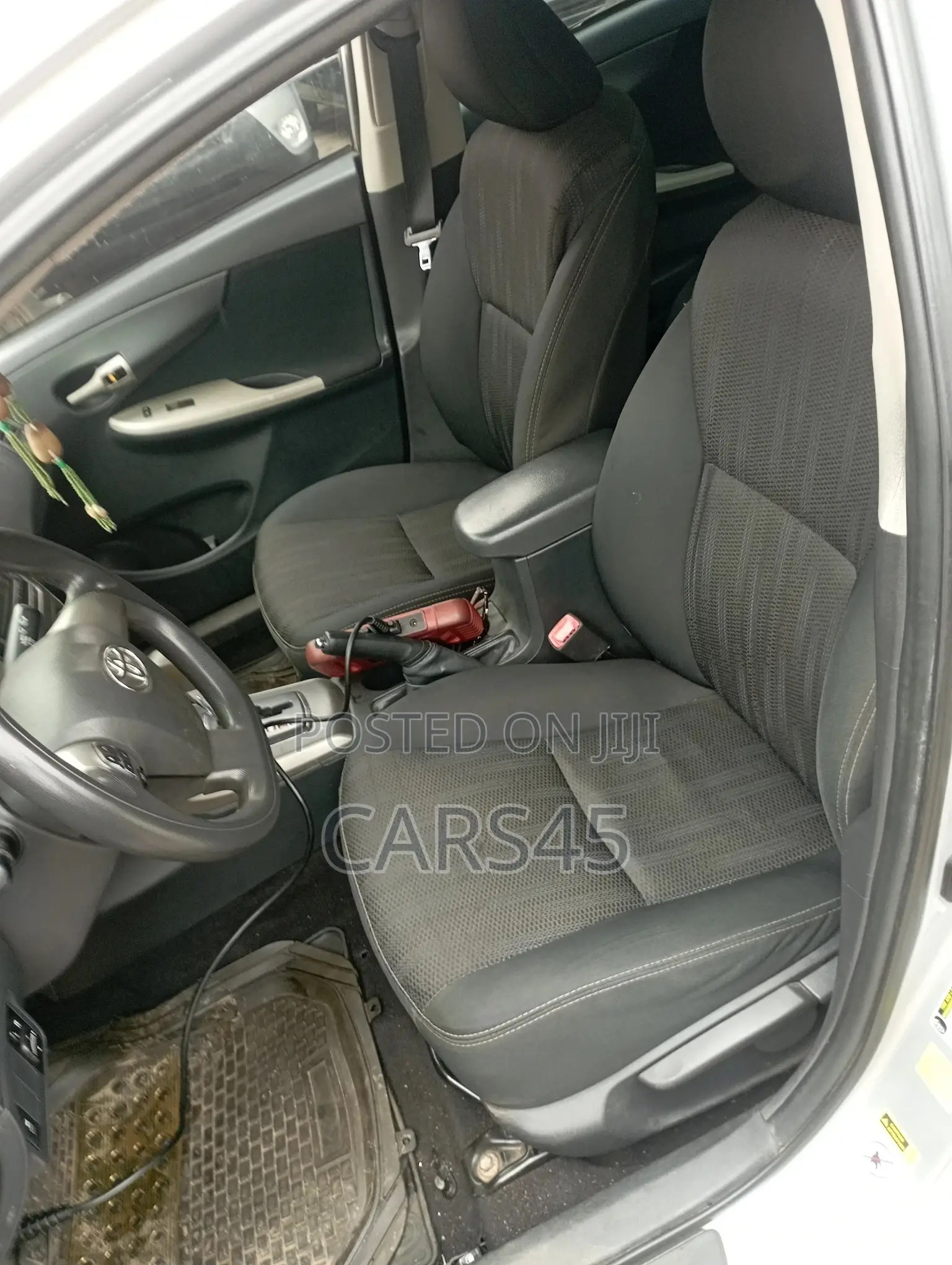 Toyota Corolla 2012 Silver