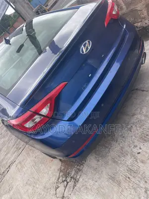 Hyundai Sonata 2016 Blue