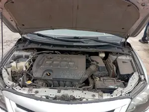 Toyota Corolla 2012 Silver