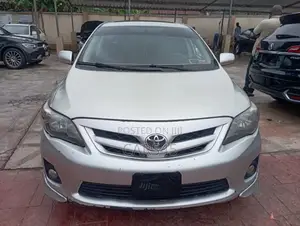 Toyota Corolla 2012 Silver