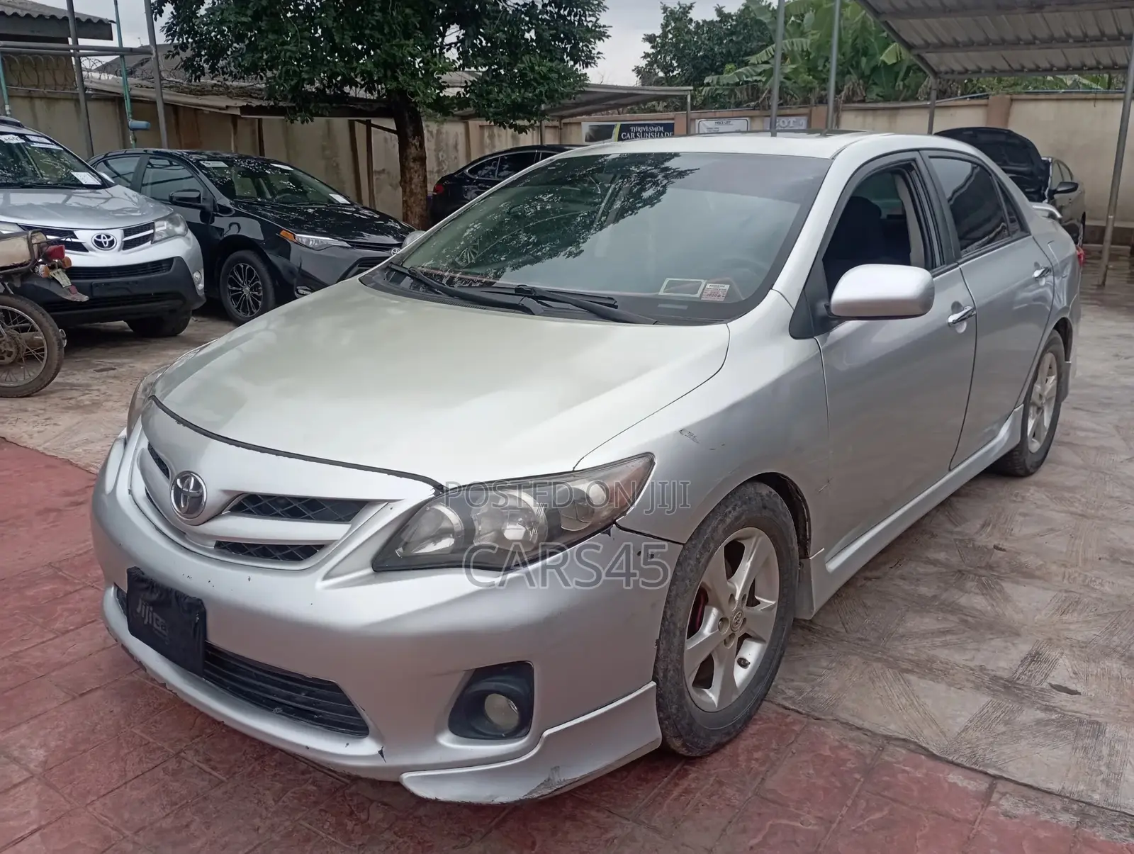 Toyota Corolla 2012 Silver
