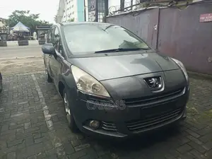 Peugeot 5008 2015 Silver