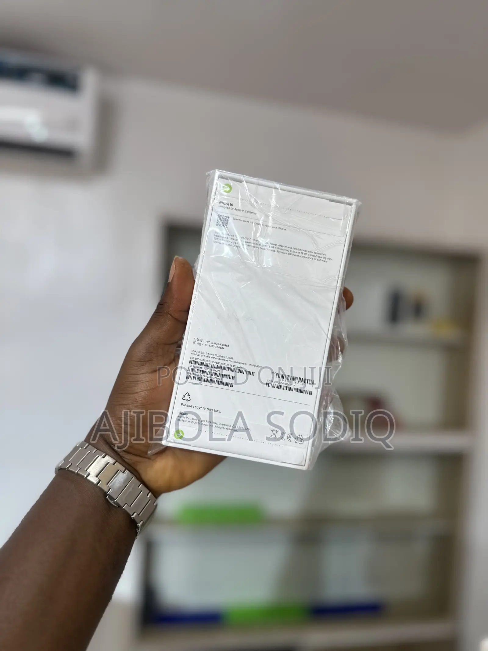 New Apple iPhone 16 128 GB Black