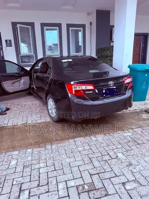 Toyota Camry LE 4dr Sedan (2.5L 4cyl 6A) 2013 Black
