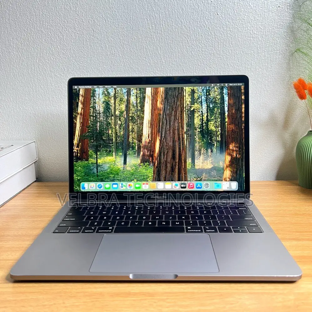 Laptop Apple MacBook Pro 2018 16GB Intel Core i7 SSD 512GB