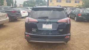 Toyota RAV4 2017 Blue