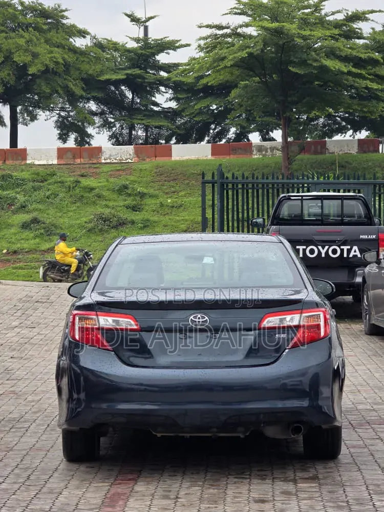 Toyota Camry 2014 Blue