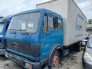 Mercedes Benz 1617