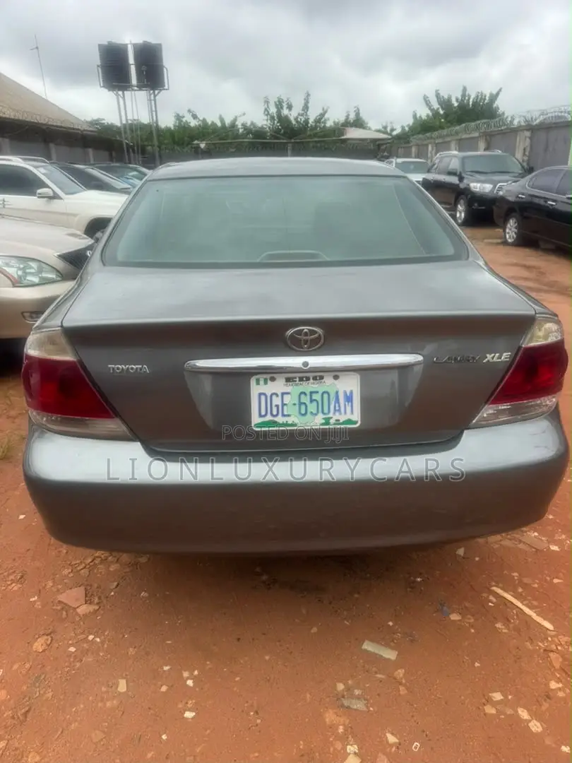 Toyota Camry 2004 Gray