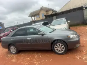 Toyota Camry 2004 Gray
