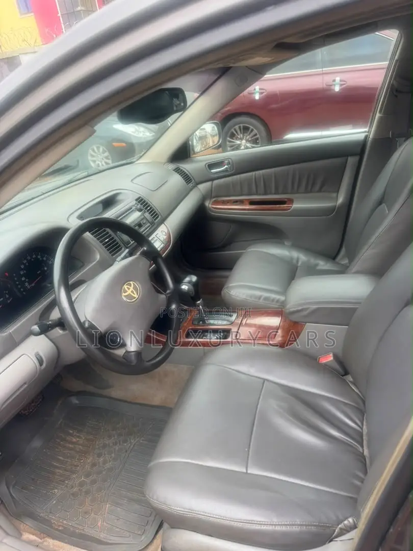 Toyota Camry 2004 Gray