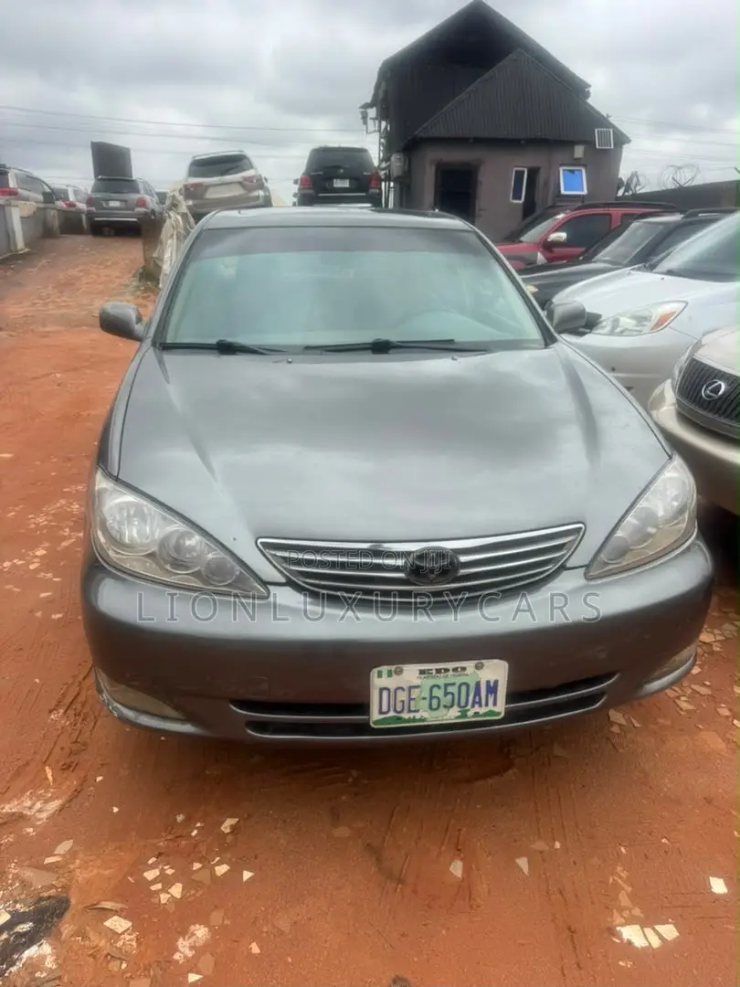 Toyota Camry 2004 Gray